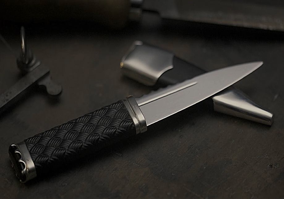 Sterling Silver Sgian dubh with carved wooden handle